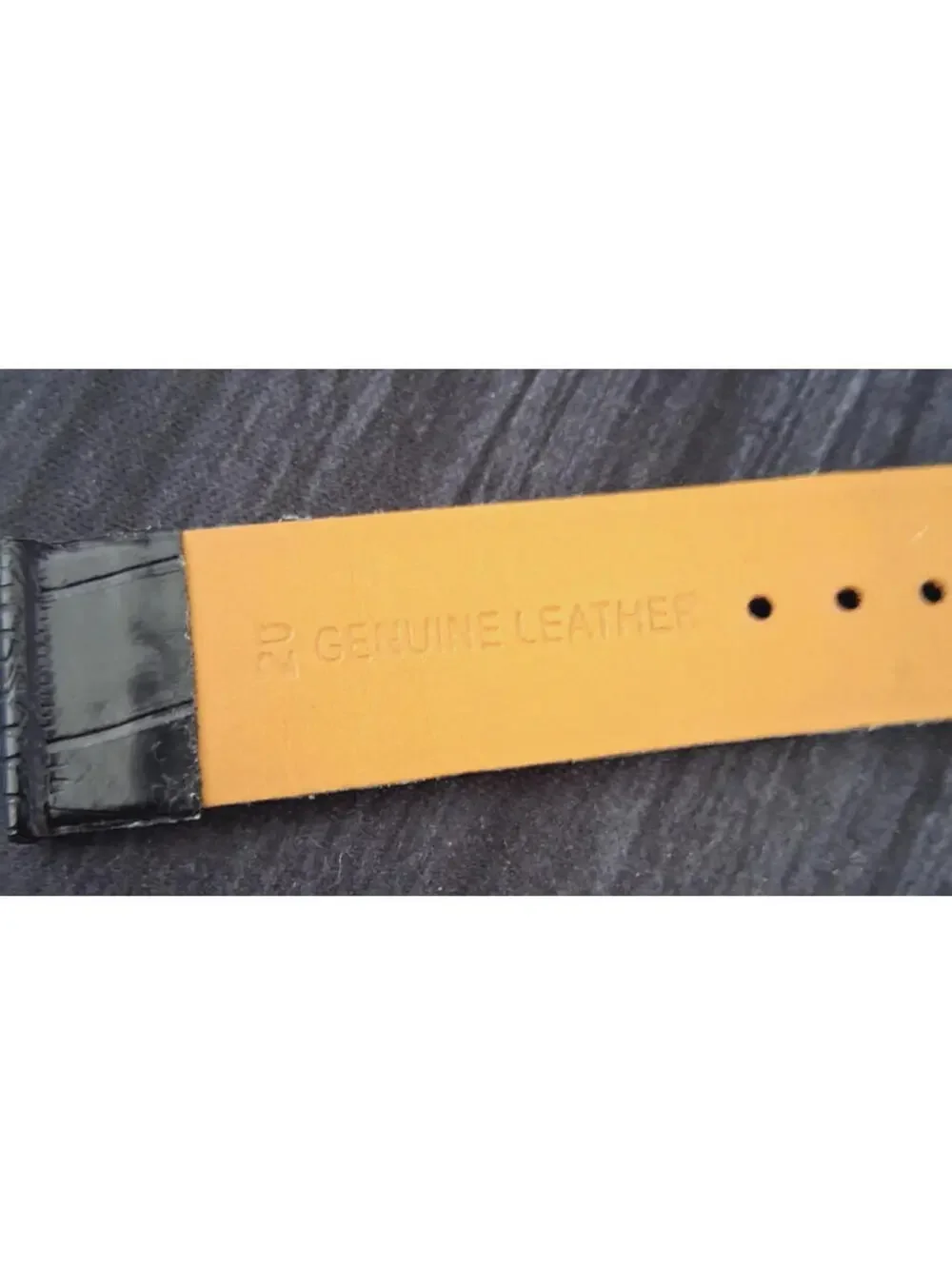 N/A croc grain